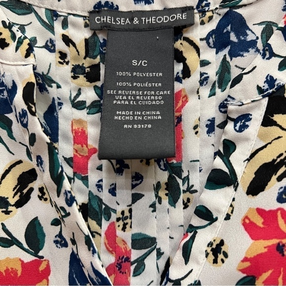 Chelsea & Theodore Floral Sleeveless Button Down Blouse, Size Small - Picture 13 of 13